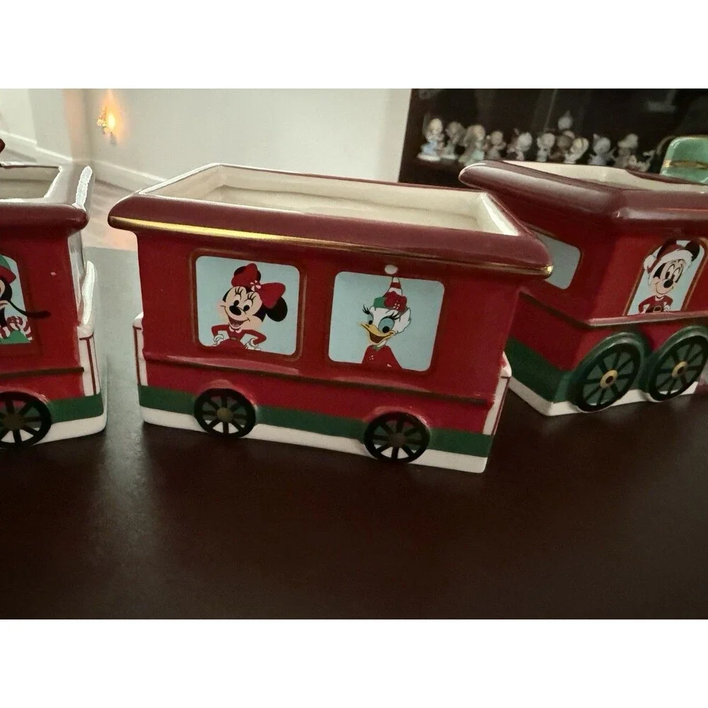Disney Cheer Mickey Mouse and Friends Holiday Train Bowl Set - Open Box 2020